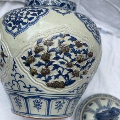 HC-009 — Large Chinese Blue-and-White Covered Porcelain Jar with Guardian-Lion Finial (view 9)