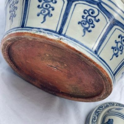 HC-009 — Large Chinese Blue-and-White Covered Porcelain Jar with Guardian-Lion Finial (view 12)