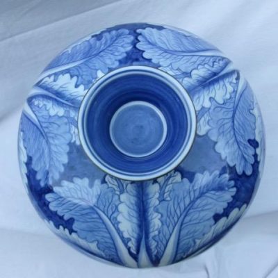 HC-013 — Large Chinese Blue-and-White Covered Vessel (view 3)