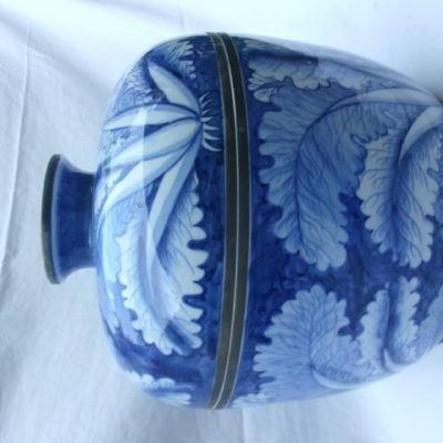 HC-013 — Large Chinese Blue-and-White Covered Vessel (view 4)