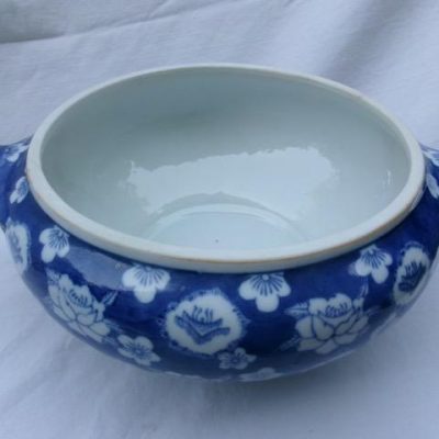 HC-018 — Large Chinese Blue-and-White Covered Bowl with Lion-Mask Handles (view 3)