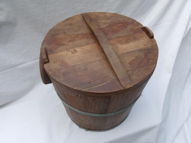 HC-021 — Chinese Wooden Lidded Bucket