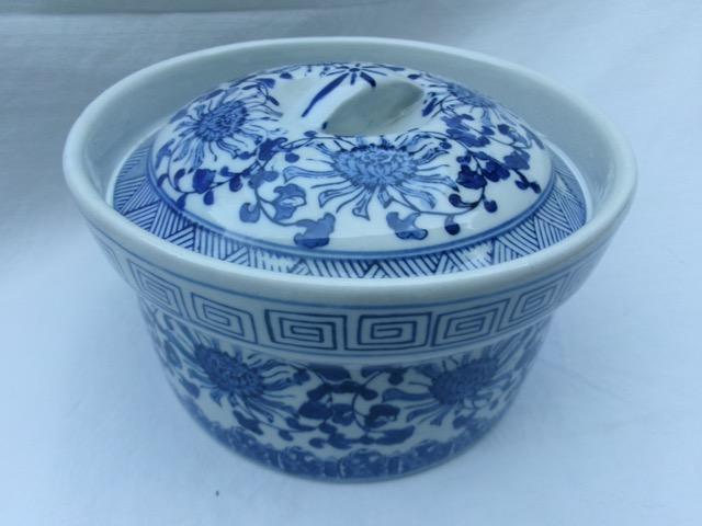 HC-023 — Chinese Blue-and-White Covered Jar