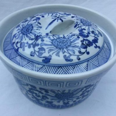 HC-023 — Chinese Blue-and-White Covered Jar (view 9)