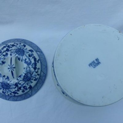 HC-023 — Chinese Blue-and-White Covered Jar (view 10)
