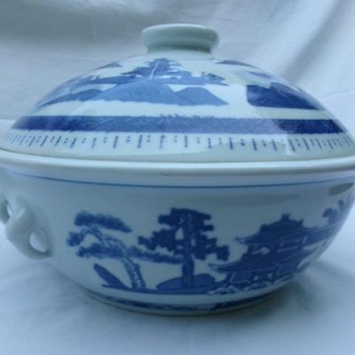 HC-024 — Large Chinese Blue-and-White Covered Porcelain Tureen (view 7)
