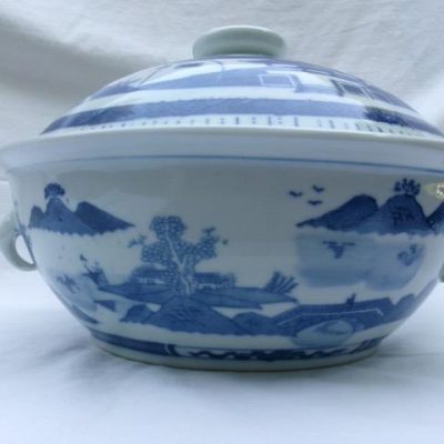HC-024 — Large Chinese Blue-and-White Covered Porcelain Tureen (view 9)