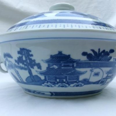 HC-024 — Large Chinese Blue-and-White Covered Porcelain Tureen (view 11)