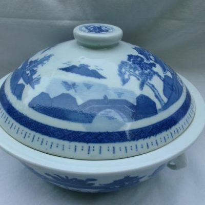 HC-024 — Large Chinese Blue-and-White Covered Porcelain Tureen (view 12)
