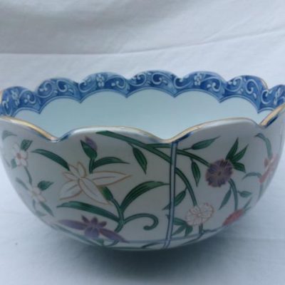 HC-025 — Scalloped Porcelain Floral Bowl (view 9)