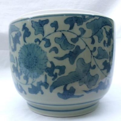 HC-026 — Chinese Blue-and-White Pierced Ceramic Potpourri Vessel (view 5)