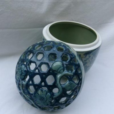 HC-026 — Chinese Blue-and-White Pierced Ceramic Potpourri Vessel (view 10)