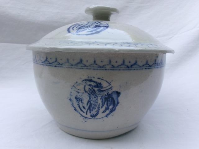 HC-030 — Chinese White Ceramic Covered Bowl with Blue Decoration